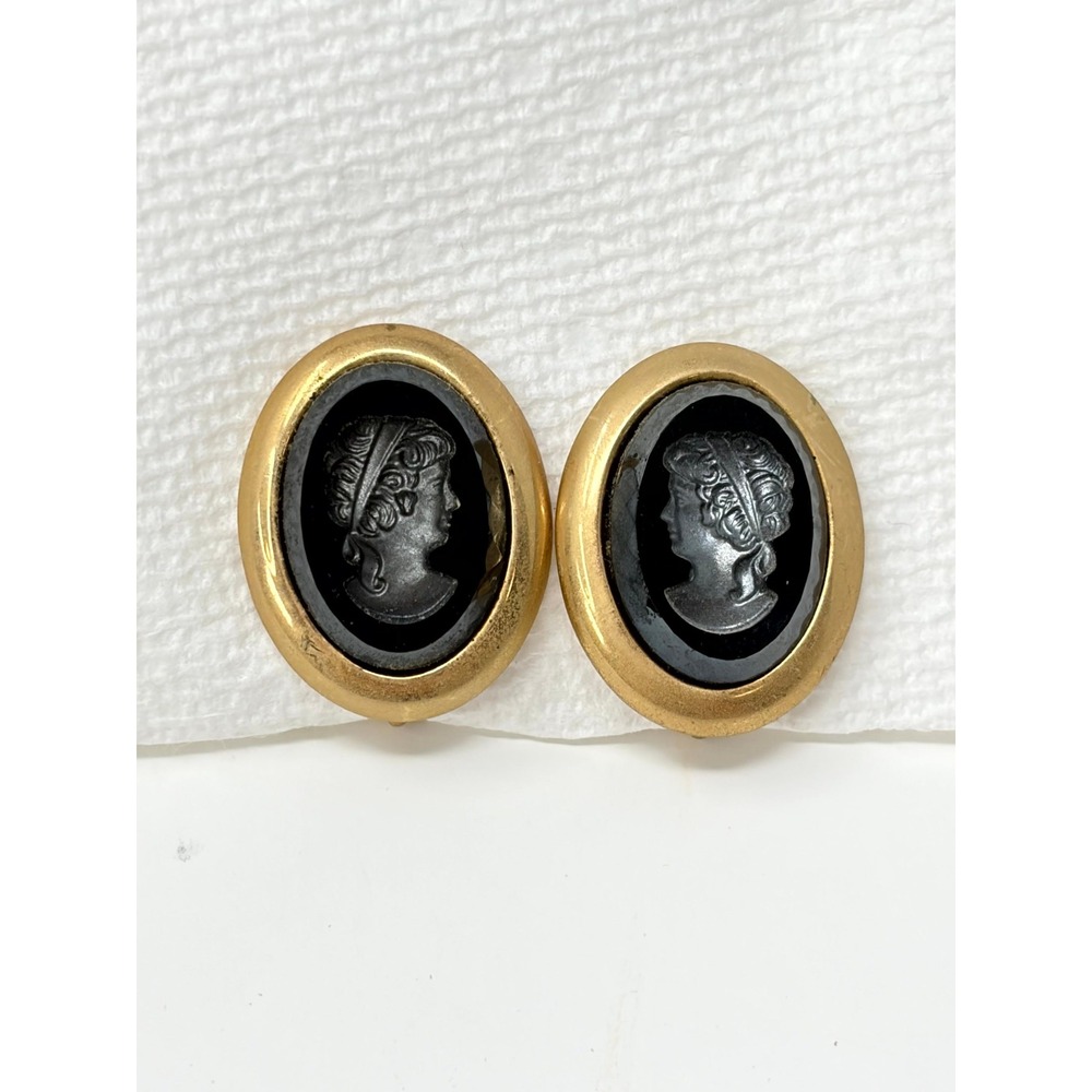 Vintage Sarah Coventry Midnight Cameo Clip On Earrings Gold Tone Black